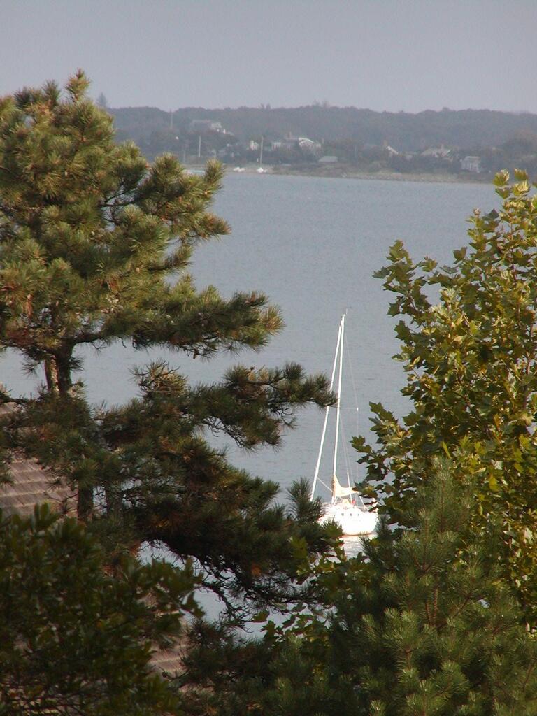 No description provided for: /2004/10-12/1003-qhc+bay/photo02.html