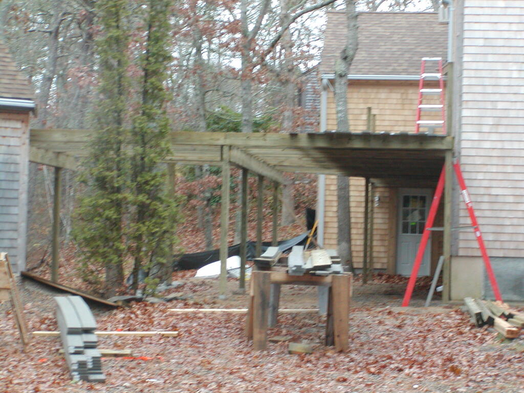 No description provided for: /2004/10-12/1121-deck/photo05.html