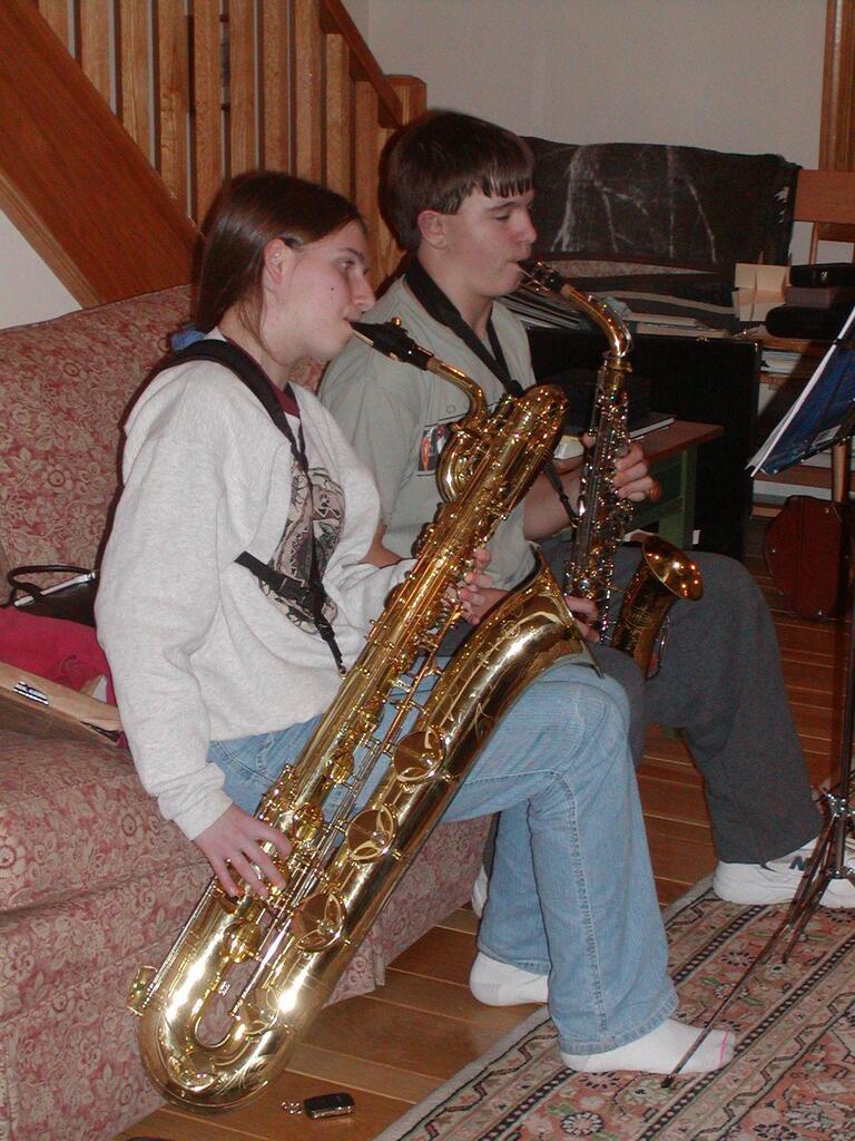 No description provided for: /2004/10-12/1124-sax-duet/photo02.html