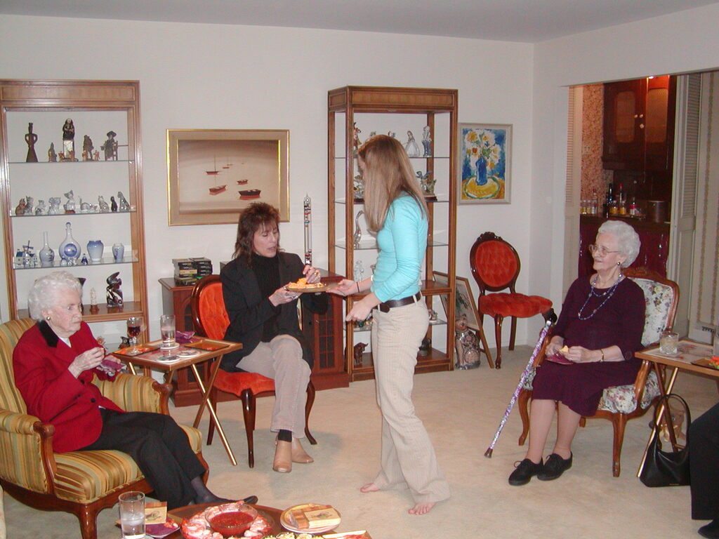 No description provided for: /2004/10-12/1125-julias/photo05.html