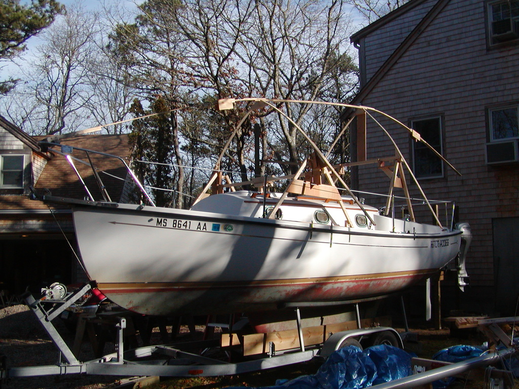 No description provided for: /2004/10-12/1202-boat-cover/photo01.html