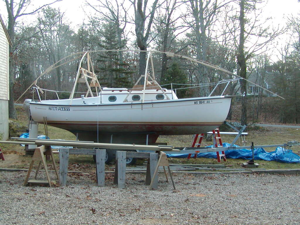 No description provided for: /2004/10-12/1202-boat-cover/photo02.html