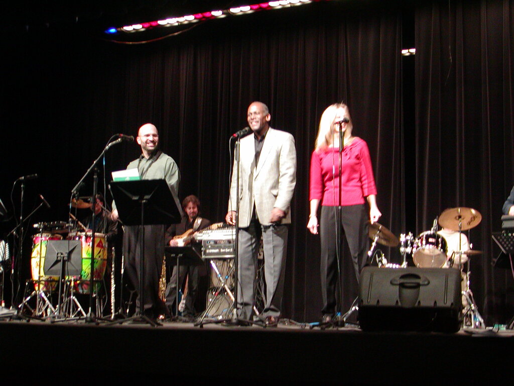 No description provided for: /2004/10-12/1212-jazz-christmas/movie03.html