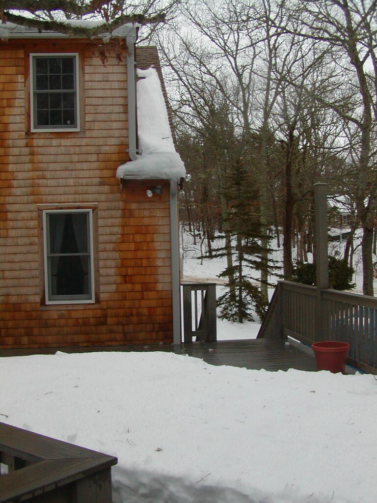 No description provided for: /2005/01-03/0203-dug-out/photo06.html