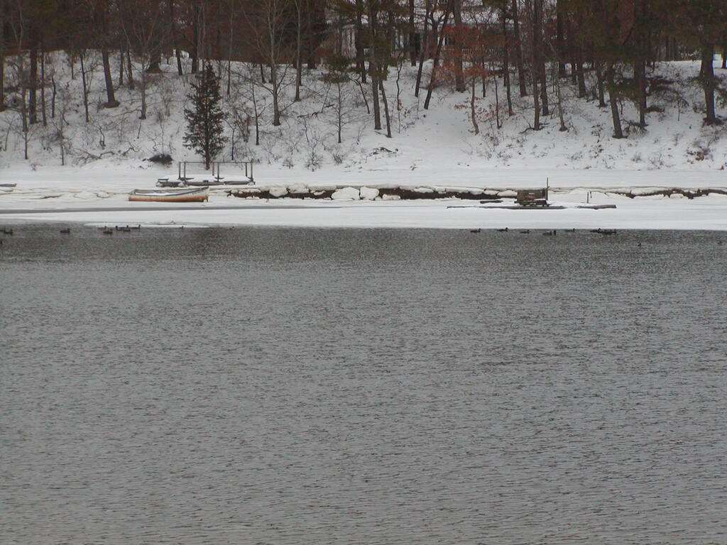 No description provided for: /2005/01-03/0203-quanset-pond/photo04.html