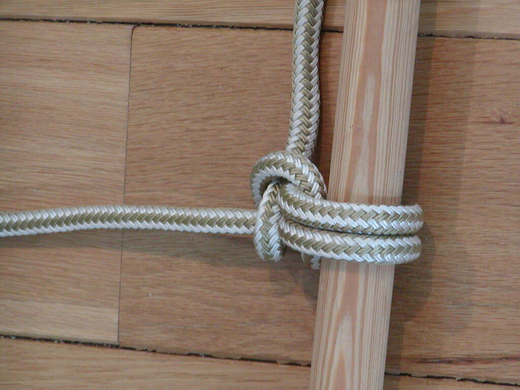 No description provided for: /2005/01-03/0221-knots/photo08.html