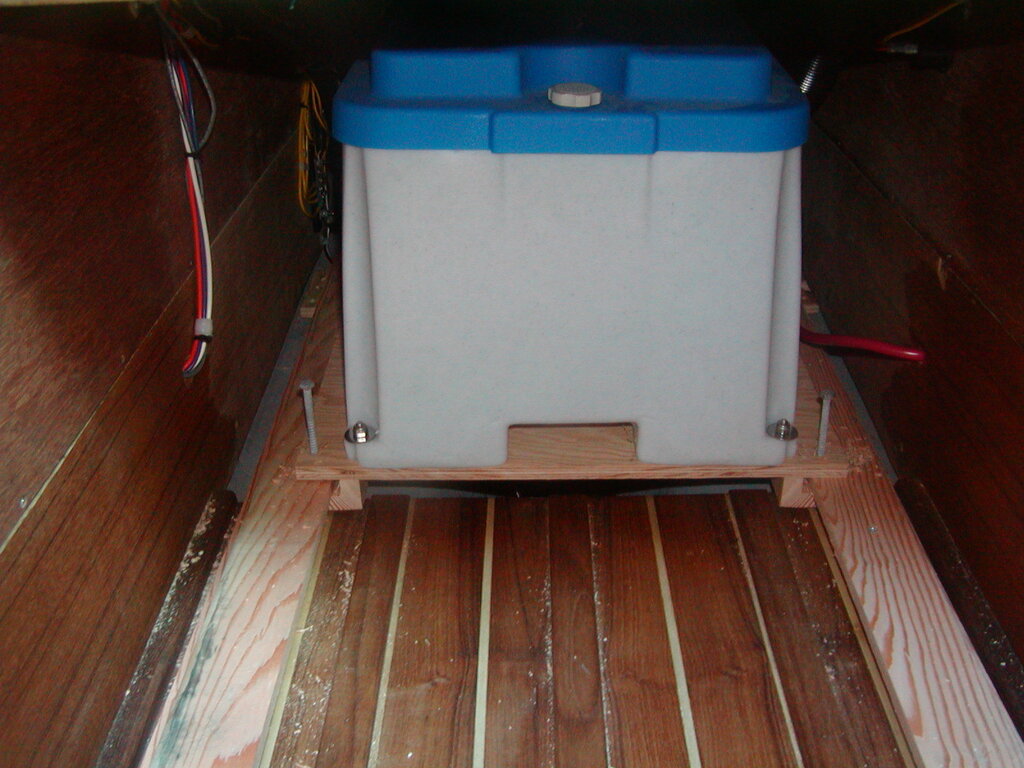 No description provided for: /2005/01-03/0312-battery-box/photo06.html