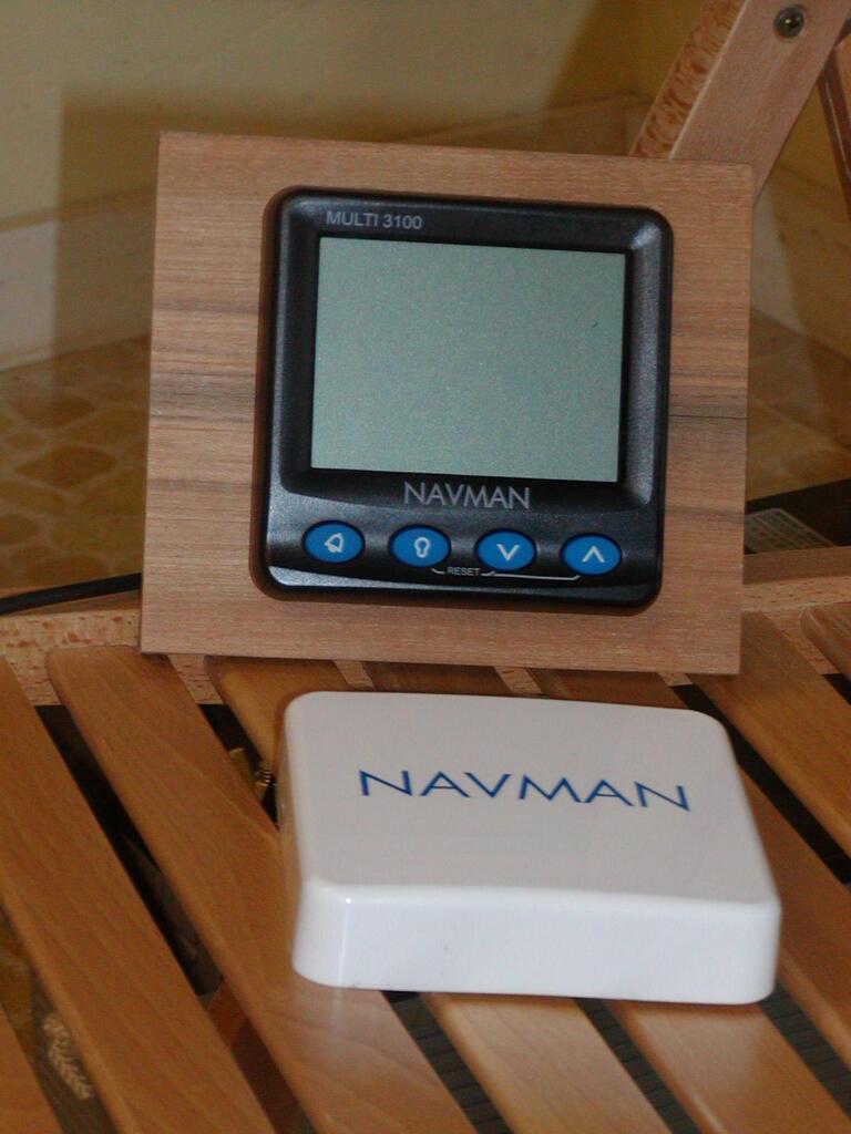 No description provided for: /2005/01-03/0313-teak-instr-mount/photo02.html