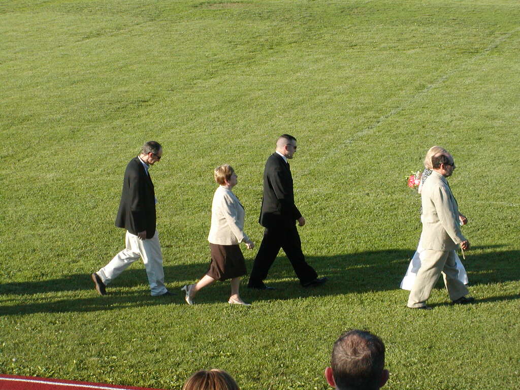 No description provided for: /2005/04-06/0618-bhs-grads/photo02.html