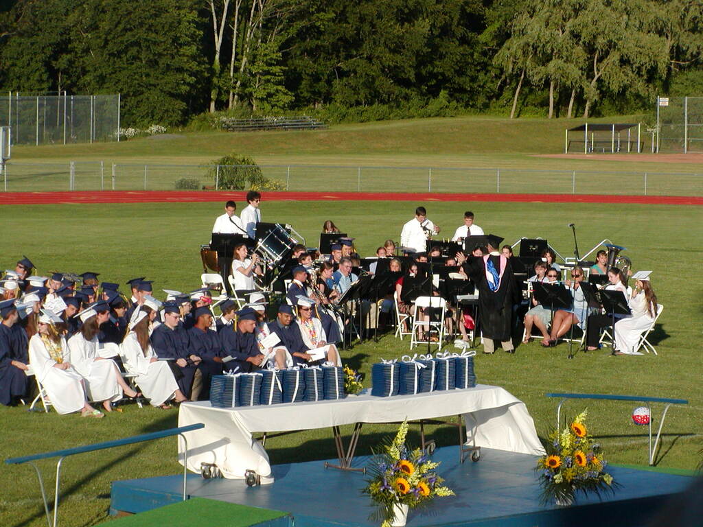 No description provided for: /2005/04-06/0618-bhs-grads/photo14.html
