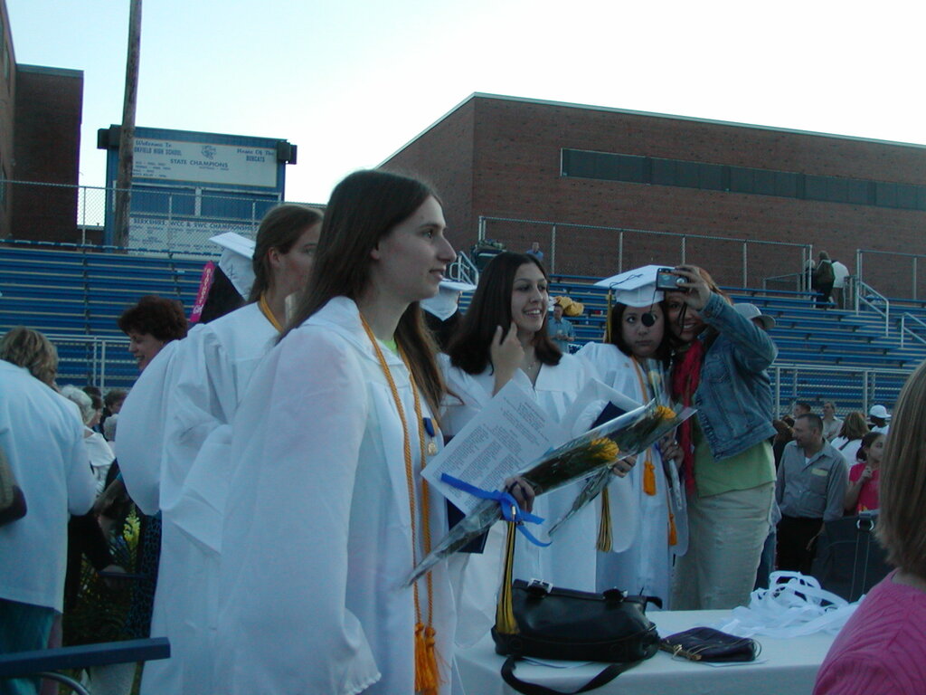 No description provided for: /2005/04-06/0618-bhs-grads/photo16.html