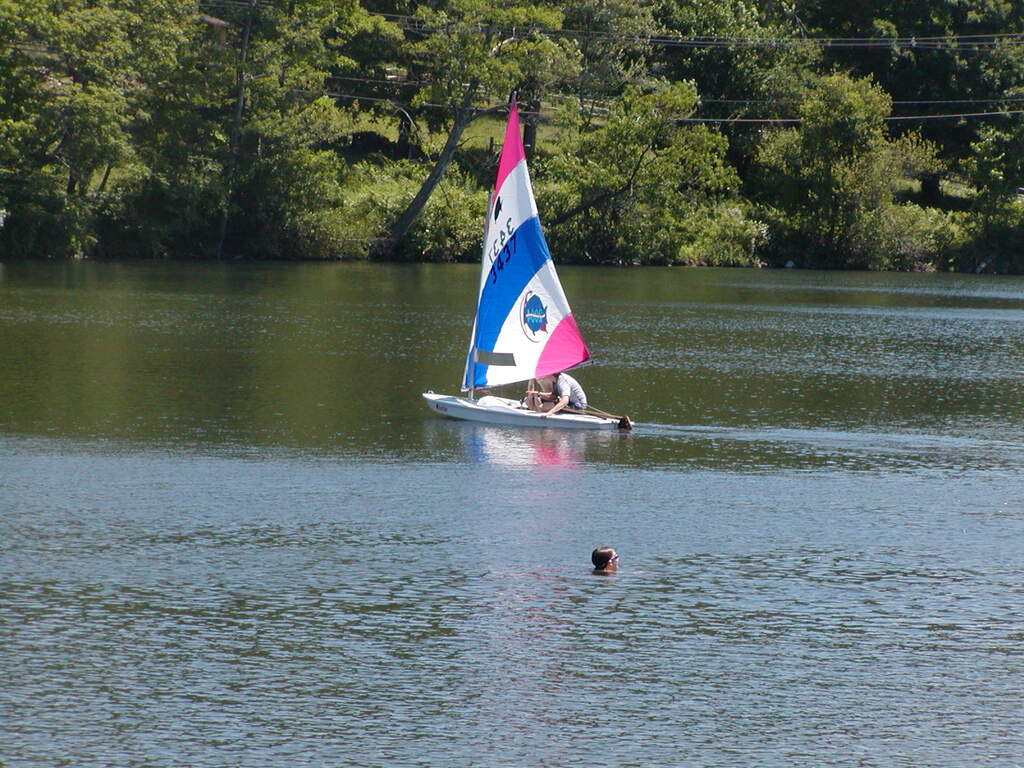 No description provided for: /2005/04-06/0621-waramaug/_2/photo34.html