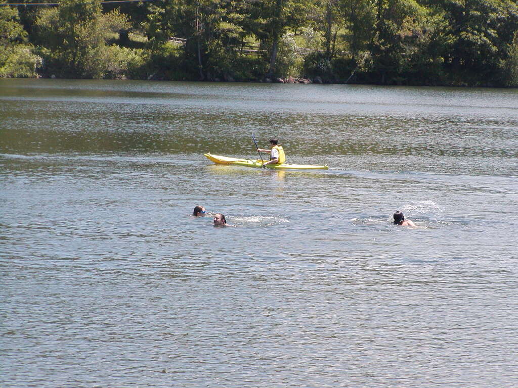 No description provided for: /2005/04-06/0621-waramaug/_2/photo35.html