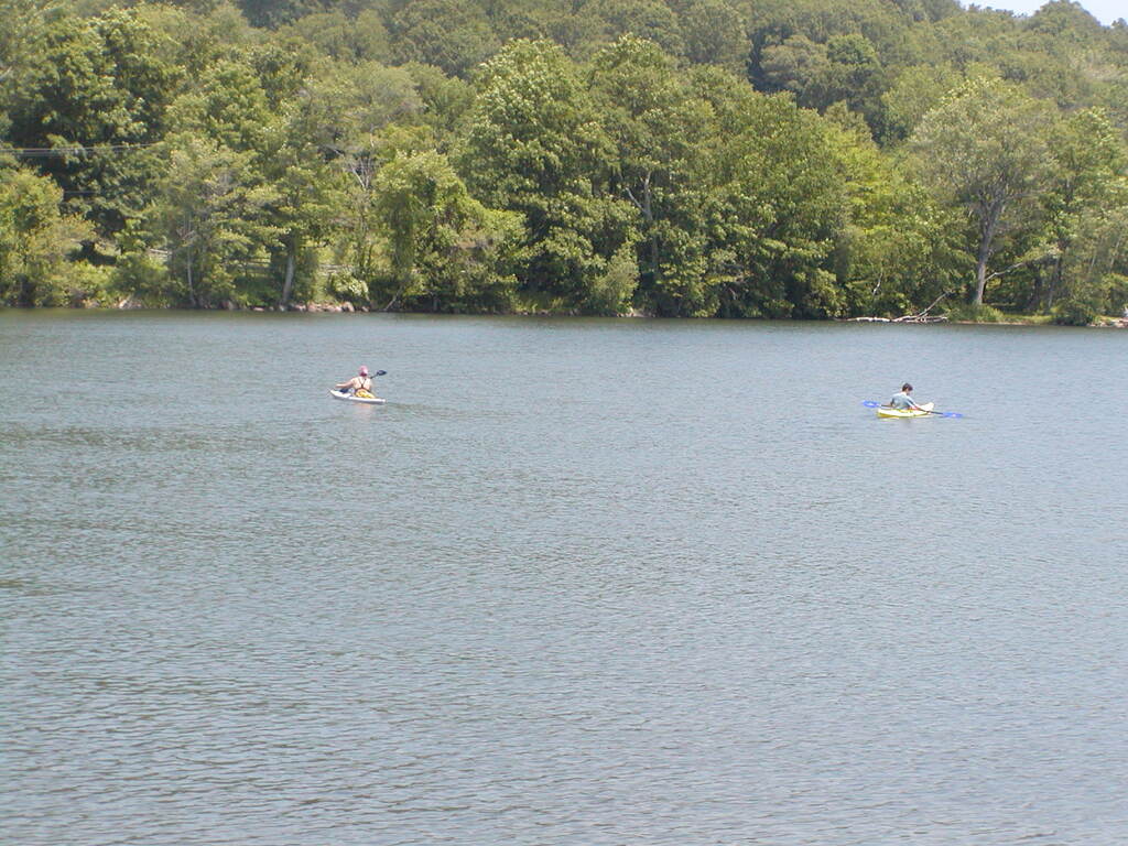 No description provided for: /2005/04-06/0621-waramaug/_2/photo45.html