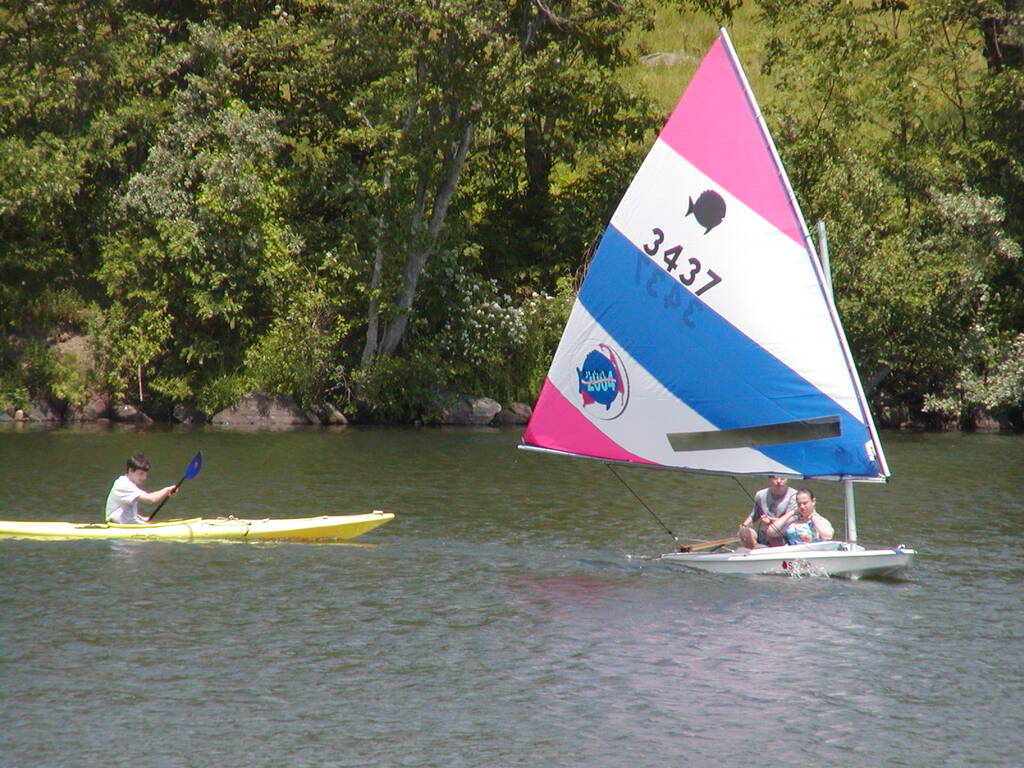 No description provided for: /2005/04-06/0621-waramaug/_3/photo52.html