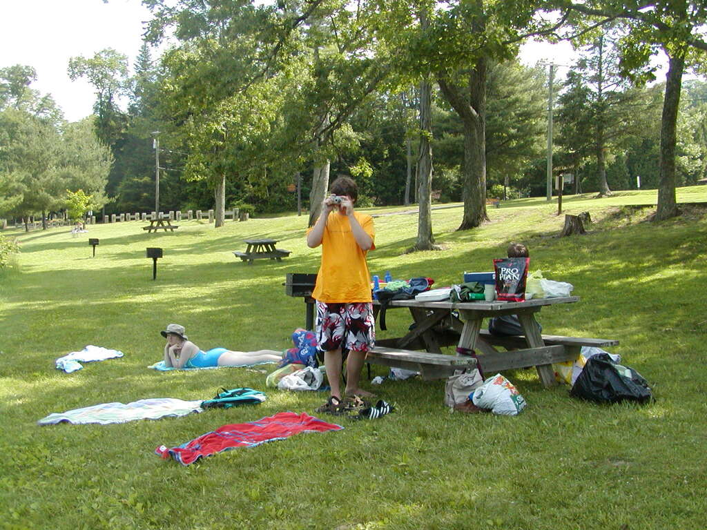 No description provided for: /2005/04-06/0621-waramaug/_4/photo79.html