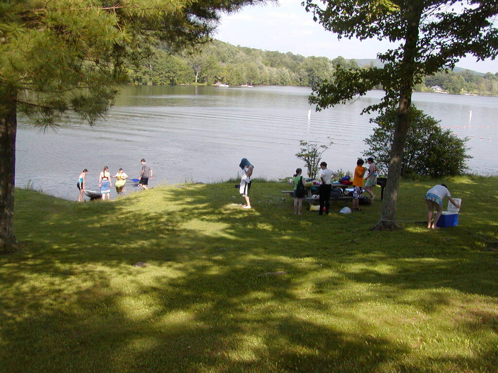 No description provided for: /2005/04-06/0621-waramaug/_4/photo89.html