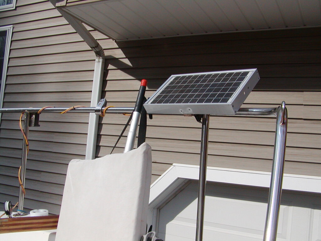 No description provided for: /2005/10-12/1113-boat-work/photo01.html