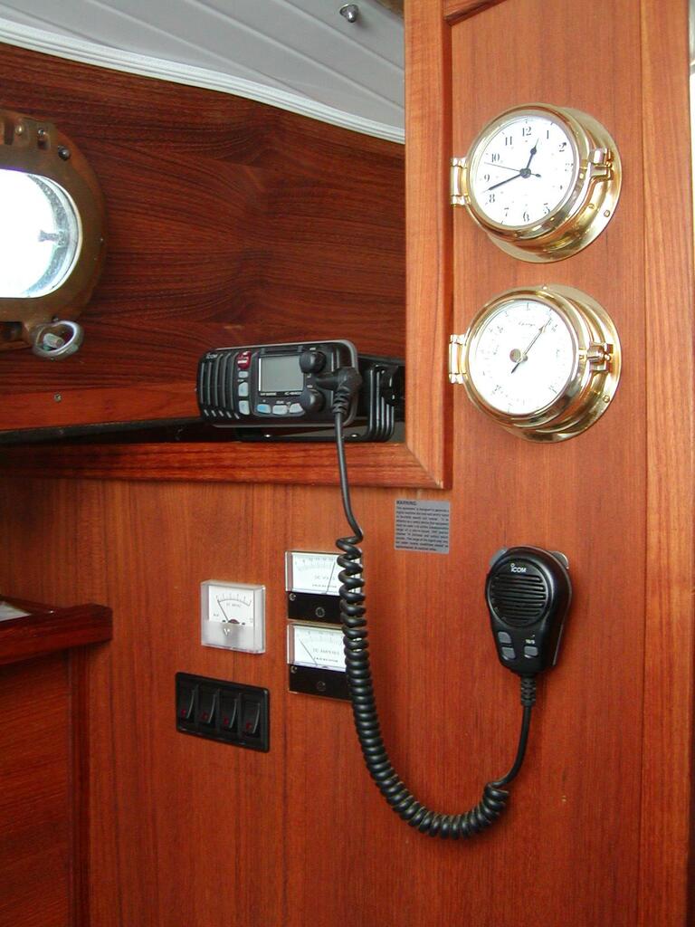 No description provided for: /2005/10-12/1113-boat-work/photo03.html