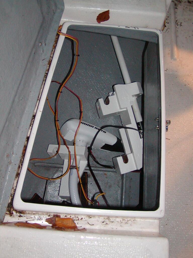 No description provided for: /2005/10-12/1115-trolling/photo04.html