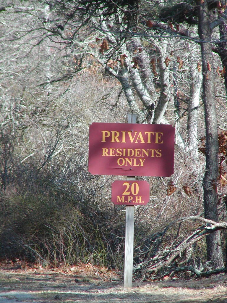 No description provided for: /2006/01-03/0208-qhc-signs/photo02.html