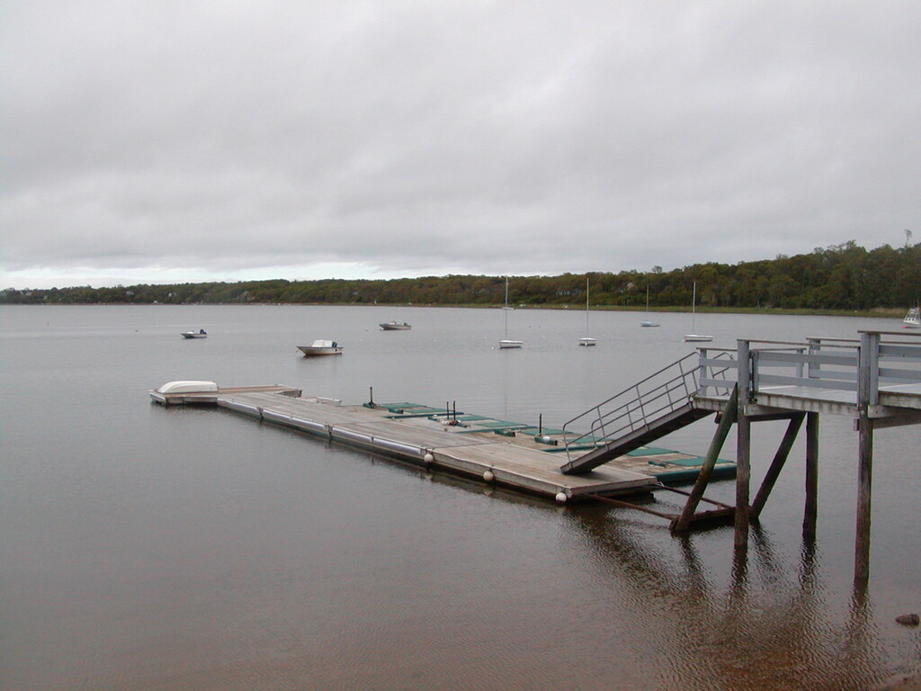 No description provided for: /2006/04-06/0608-oyc/photo03.html