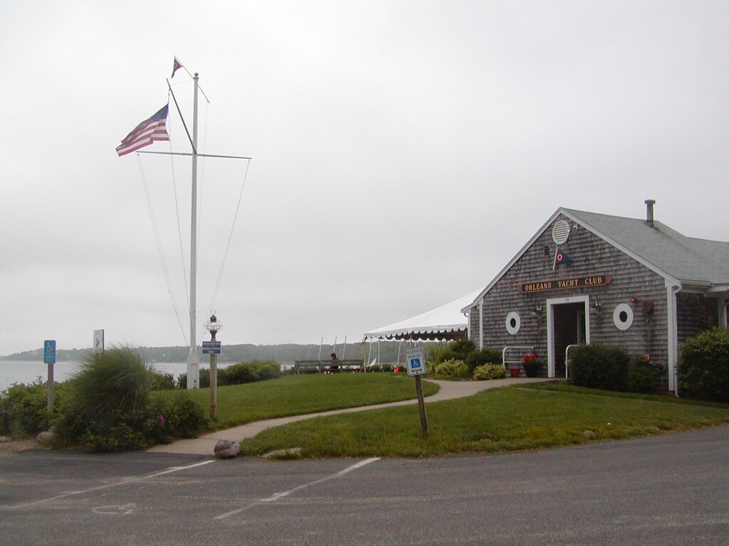 No description provided for: /2006/04-06/0629-oyc/photo03.html