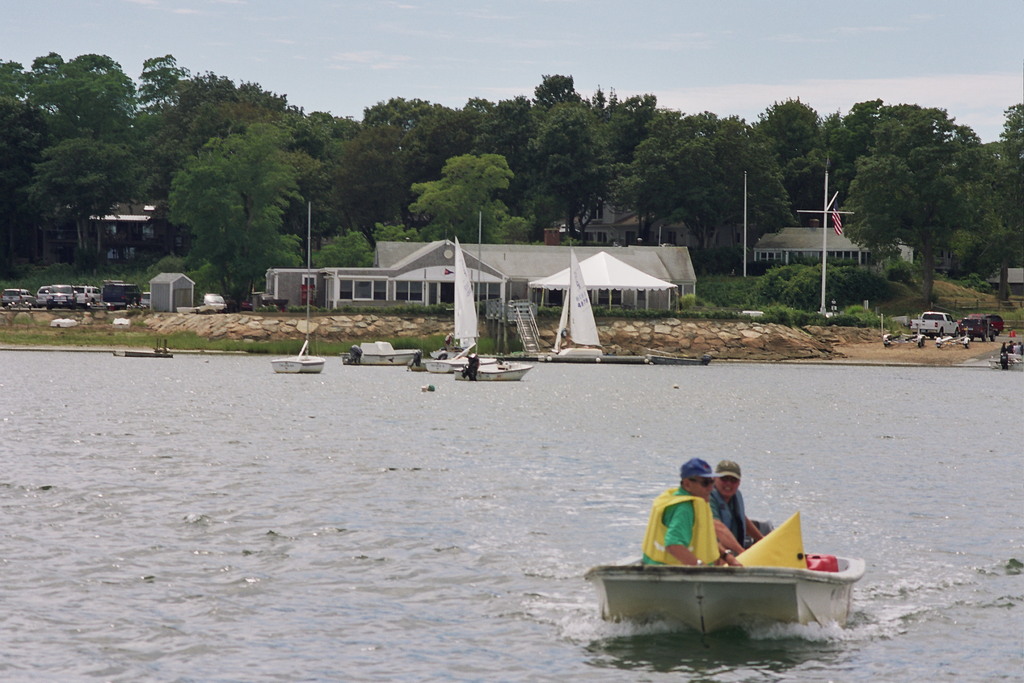 No description provided for: /2006/07-09/0819-00-club/photo07.html