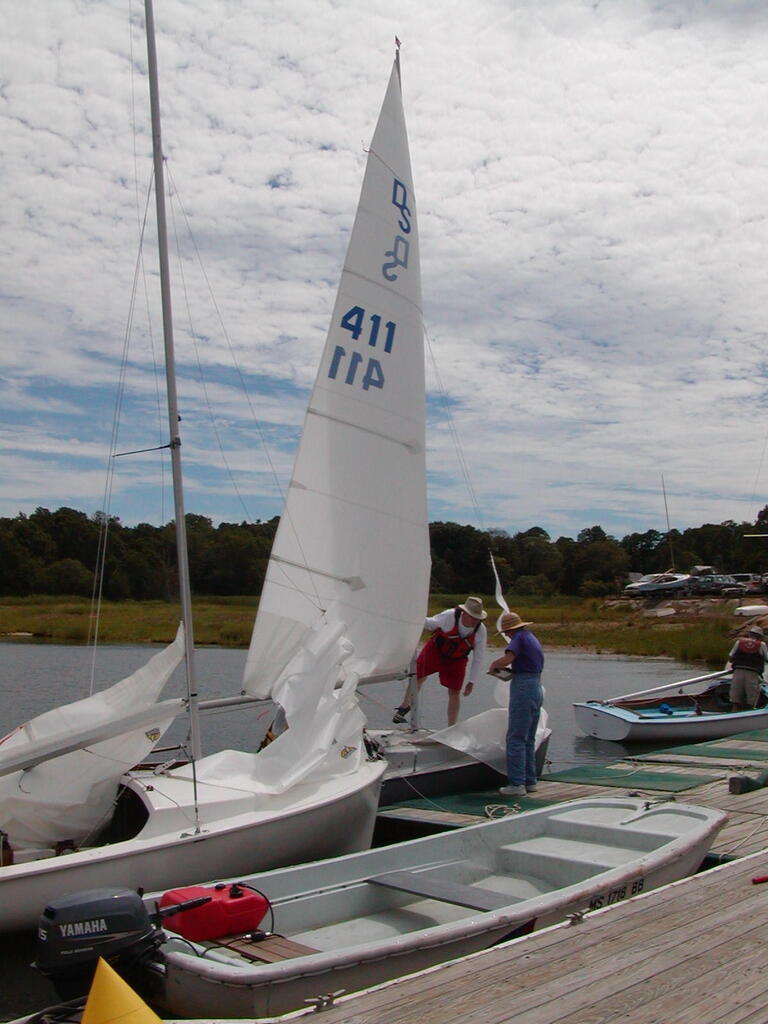 No description provided for: /2006/07-09/0819-01-race-setup/photo06.html