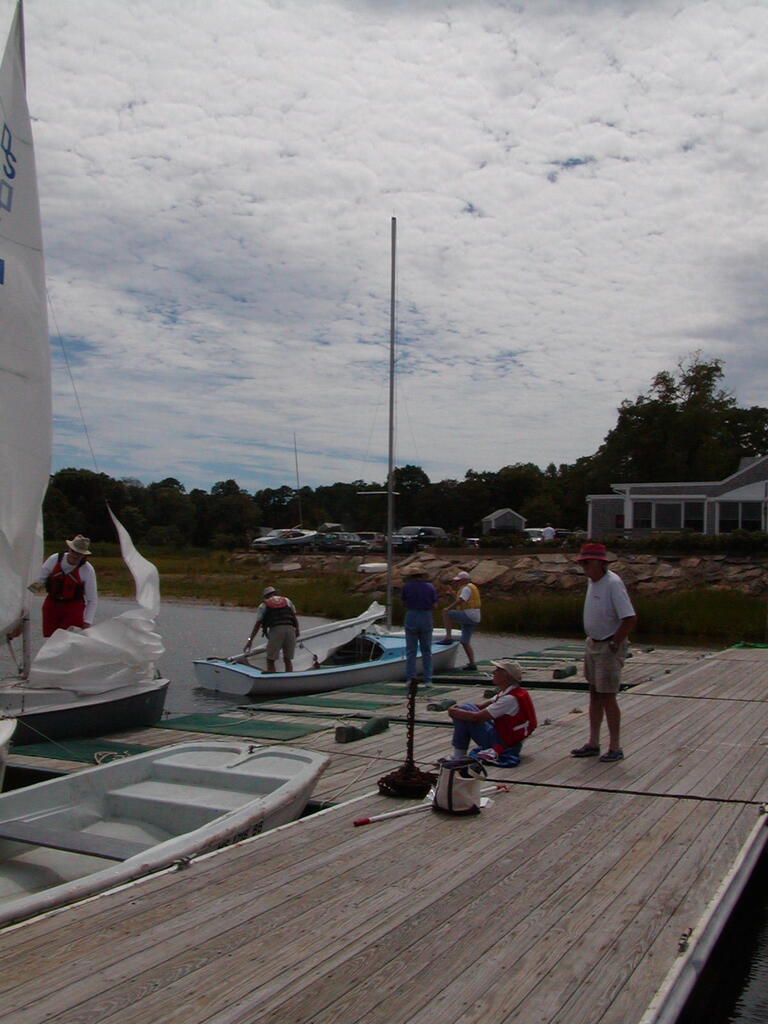 No description provided for: /2006/07-09/0819-01-race-setup/photo07.html