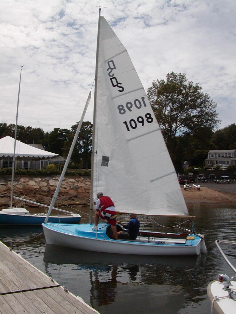 No description provided for: /2006/07-09/0819-01-race-setup/photo13.html