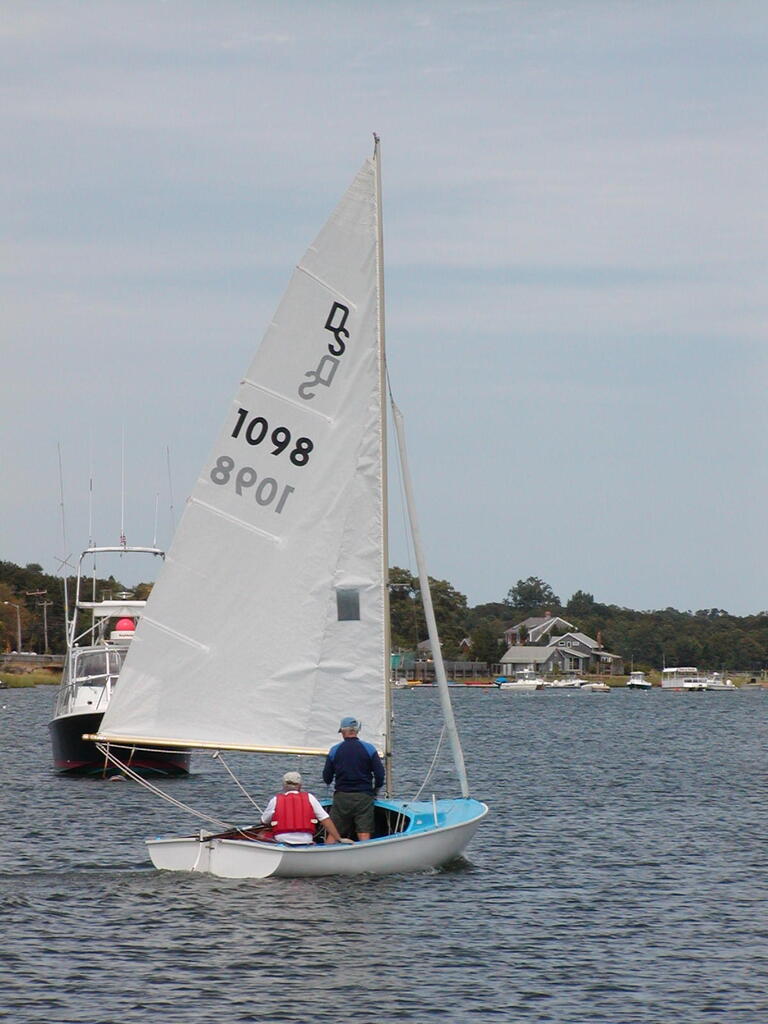 No description provided for: /2006/07-09/0819-01-race-setup/photo17.html