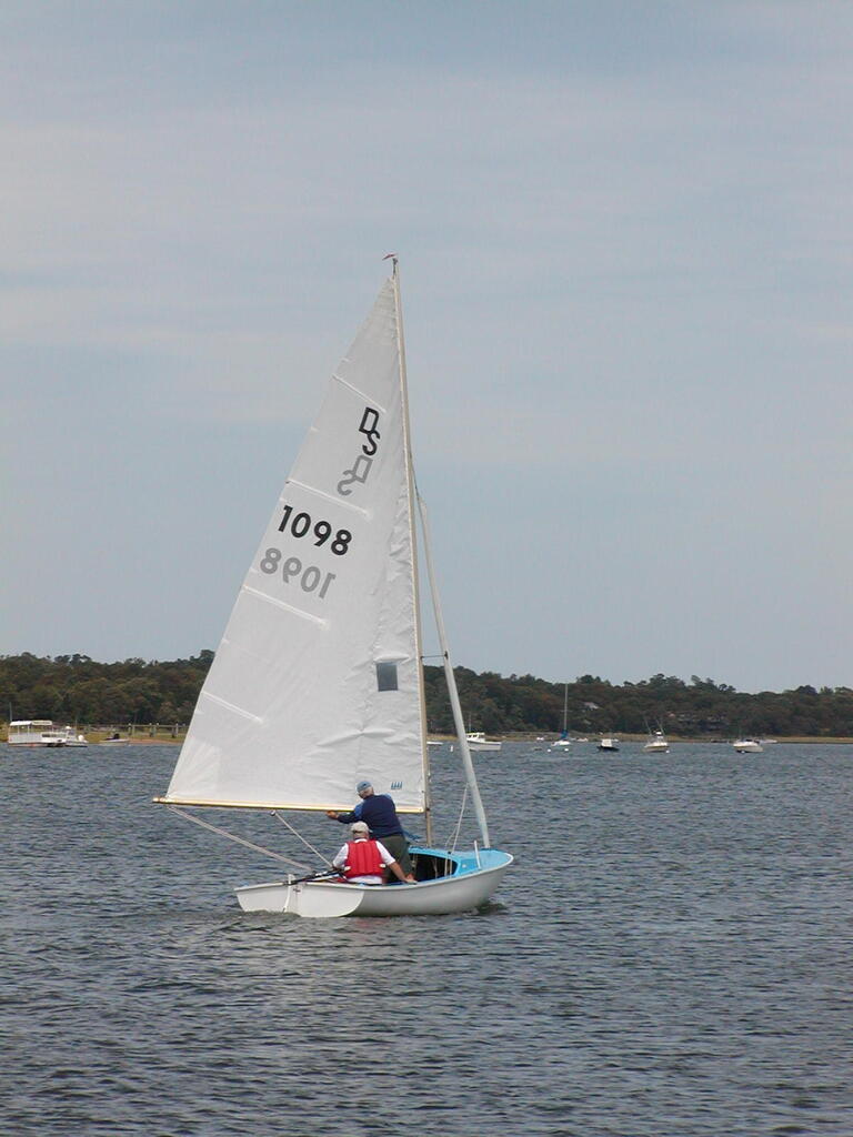 No description provided for: /2006/07-09/0819-01-race-setup/photo18.html