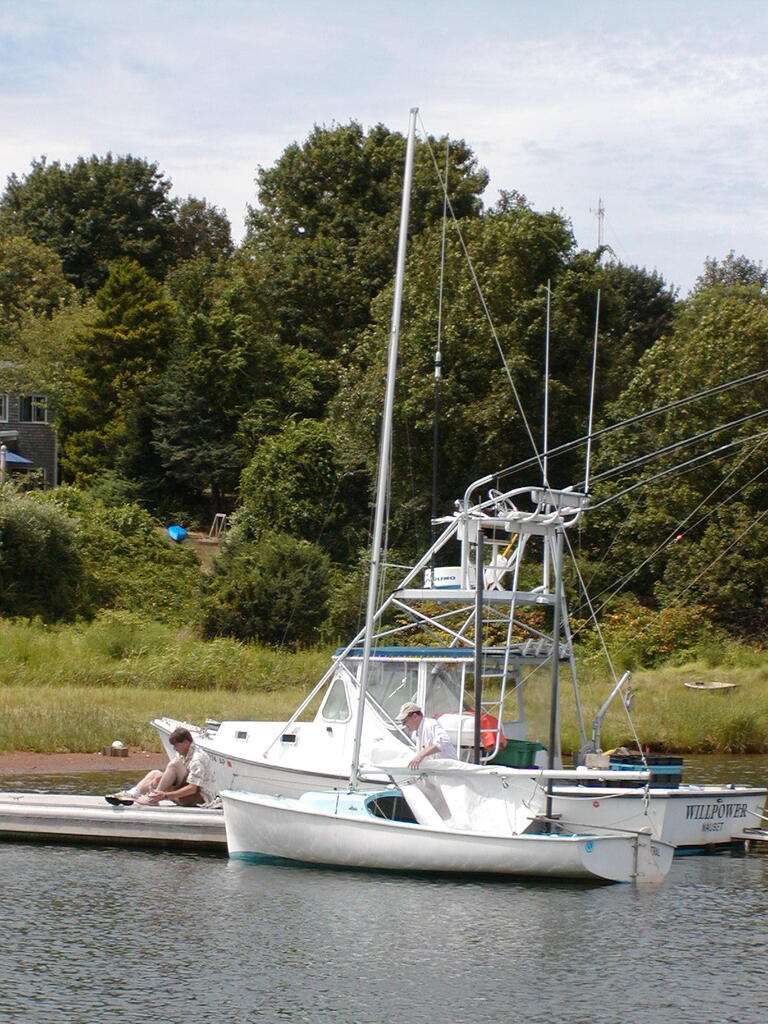 No description provided for: /2006/07-09/0819-01-race-setup/photo19.html