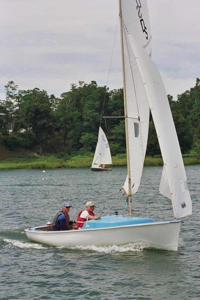 No description provided for: /2006/07-09/0819-02-pre-race-1/photo09.html