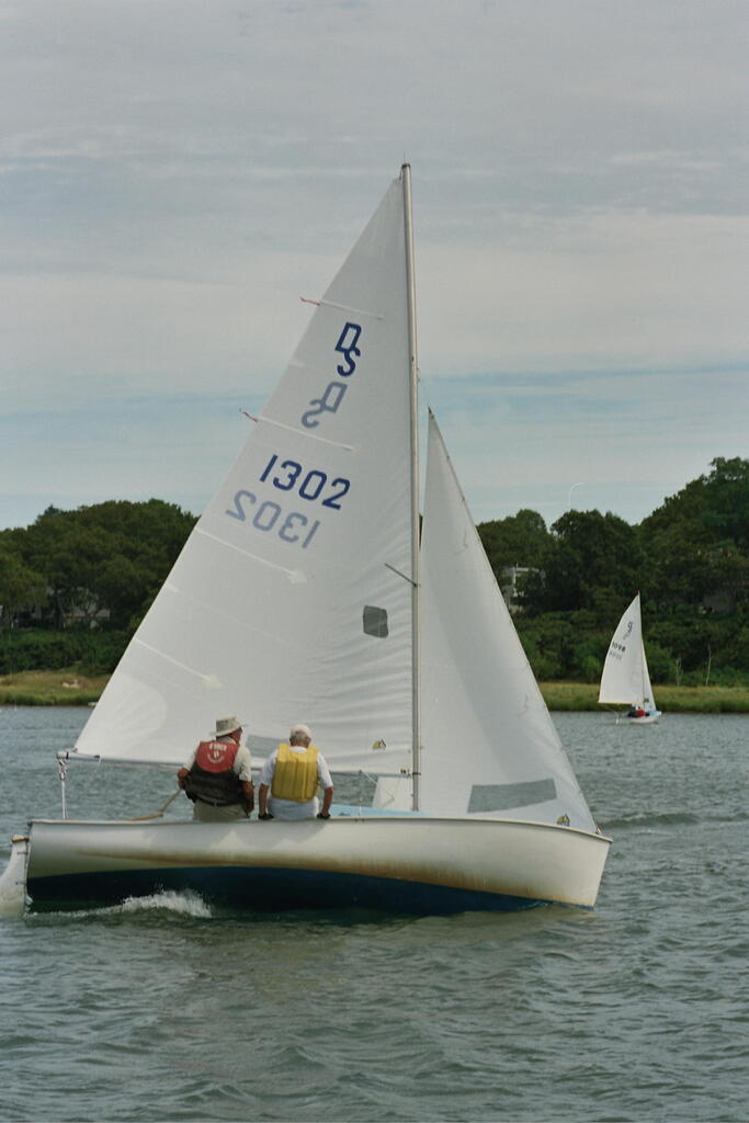 No description provided for: /2006/07-09/0819-02-pre-race-1/photo13.html