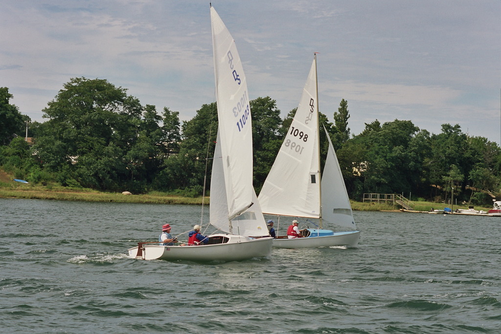 No description provided for: /2006/07-09/0819-03-race-1-start/photo04.html