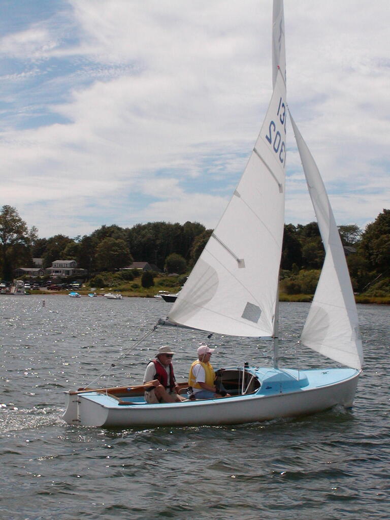 No description provided for: /2006/07-09/0819-06-race-1/photo02.html