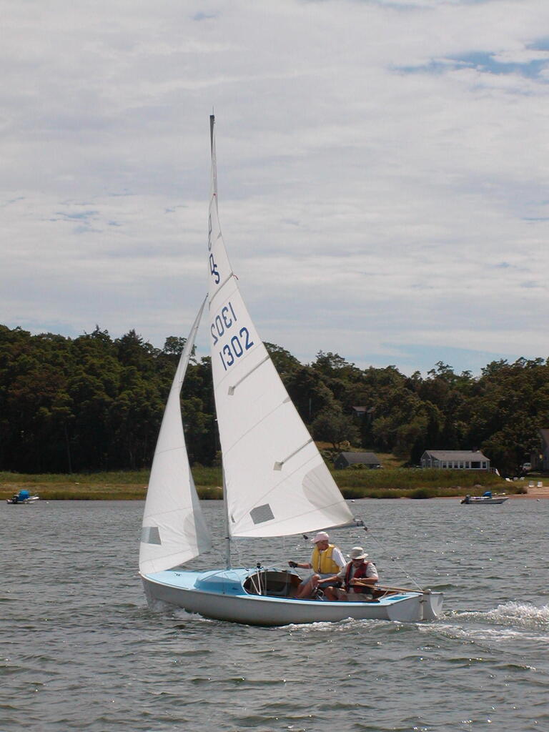 No description provided for: /2006/07-09/0819-06-race-1/photo06.html