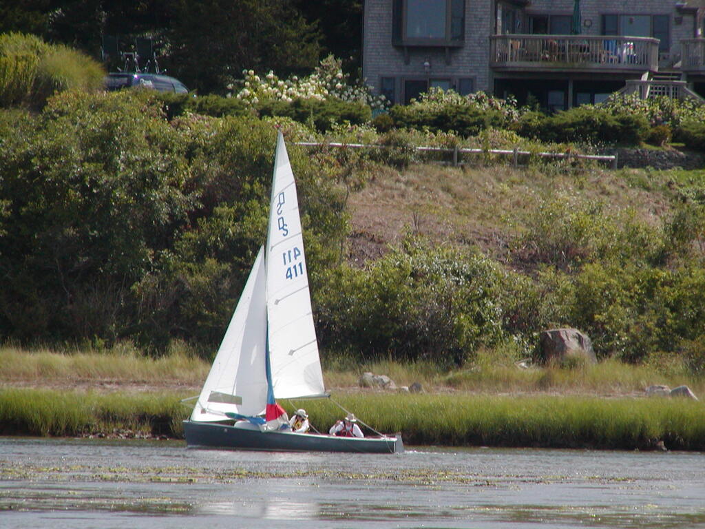 No description provided for: /2006/07-09/0819-06-race-1/photo16.html