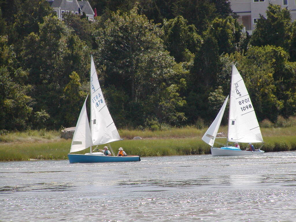 No description provided for: /2006/07-09/0819-06-race-1/photo17.html