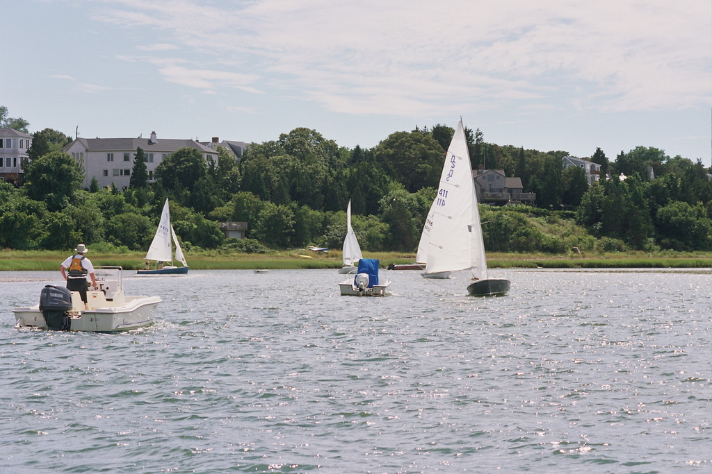 No description provided for: /2006/07-09/0819-07-race-1/photo10.html