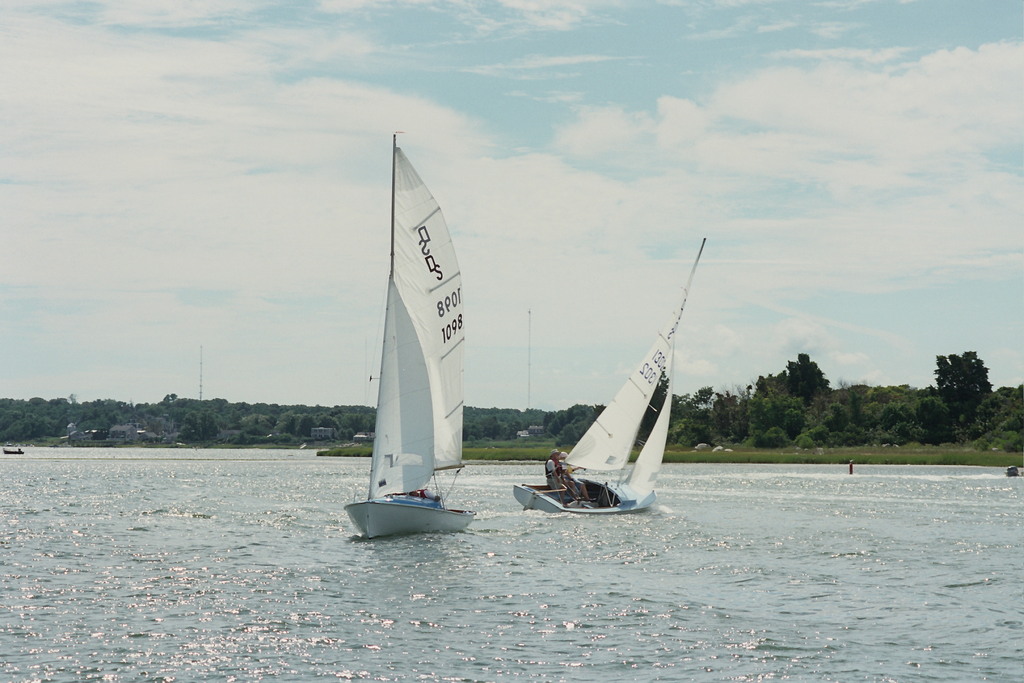 No description provided for: /2006/07-09/0819-07-race-1/photo17.html