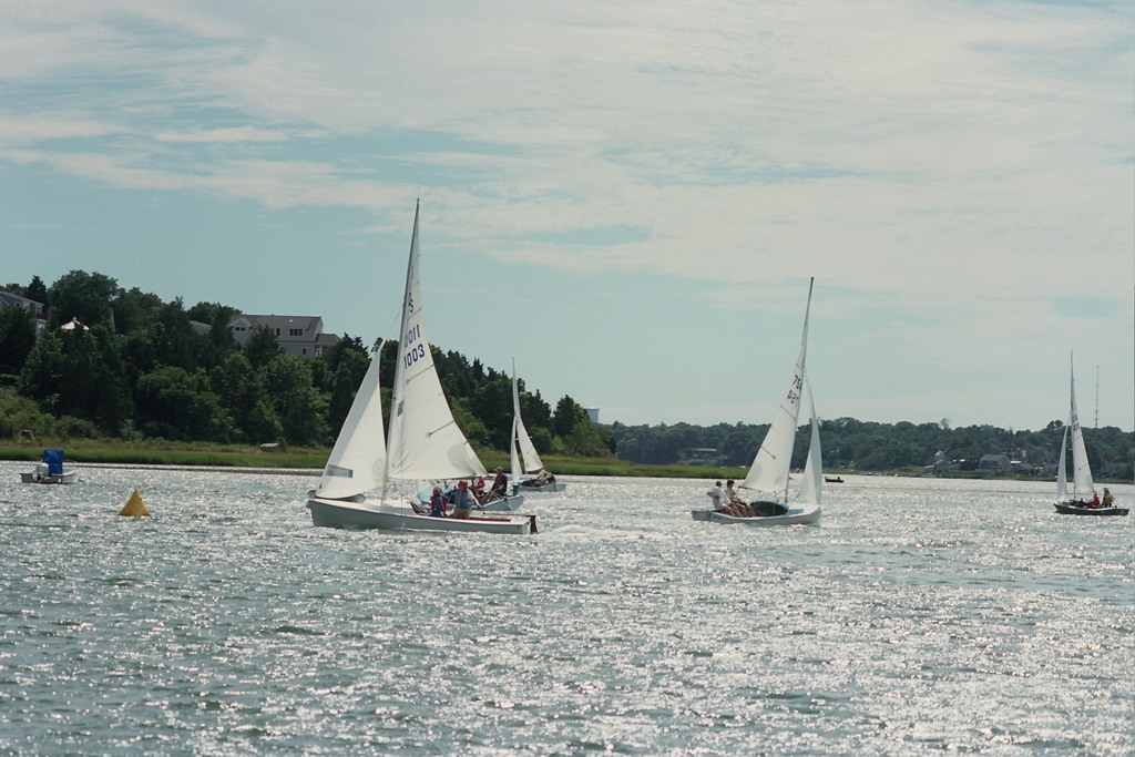 No description provided for: /2006/07-09/0819-07-race-1/photo21.html