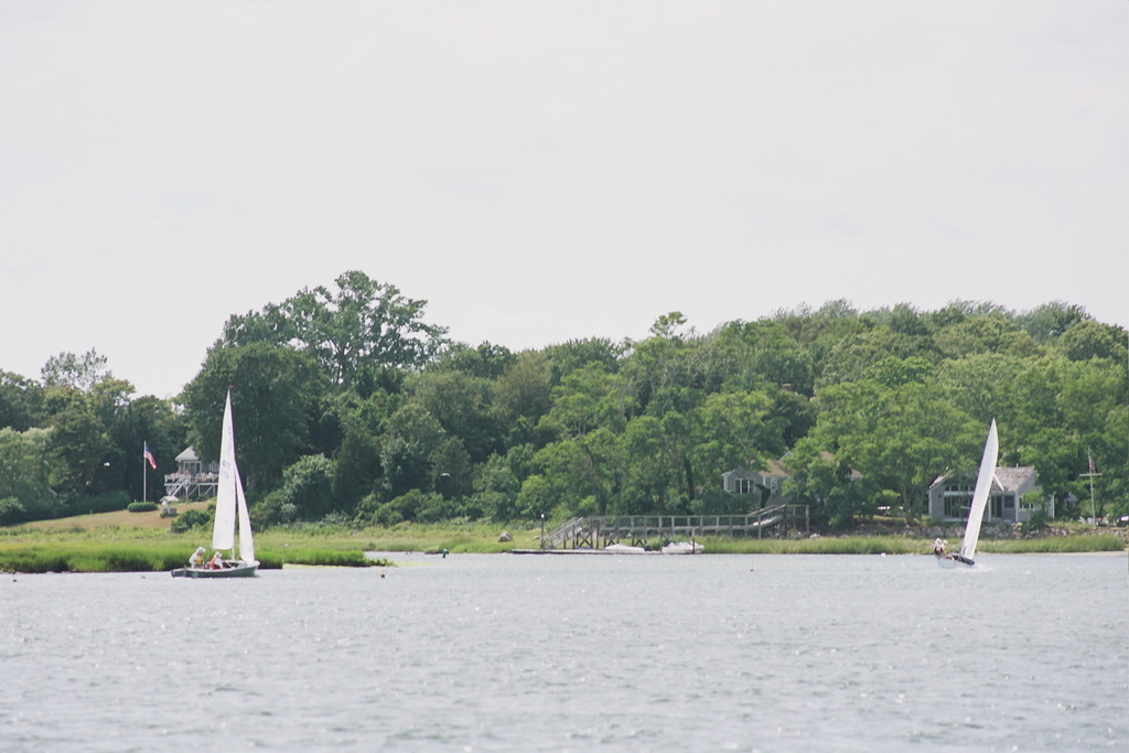 No description provided for: /2006/07-09/0819-07-race-1/photo25.html