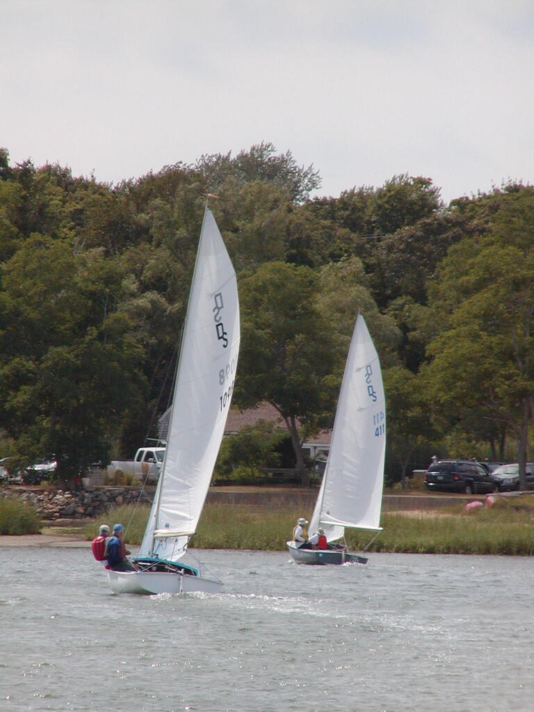 No description provided for: /2006/07-09/0819-08-race-1/photo29.html