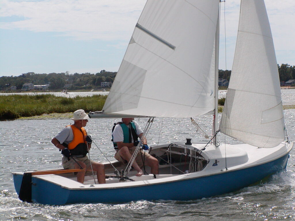 No description provided for: /2006/07-09/0819-08-race-1/photo30.html