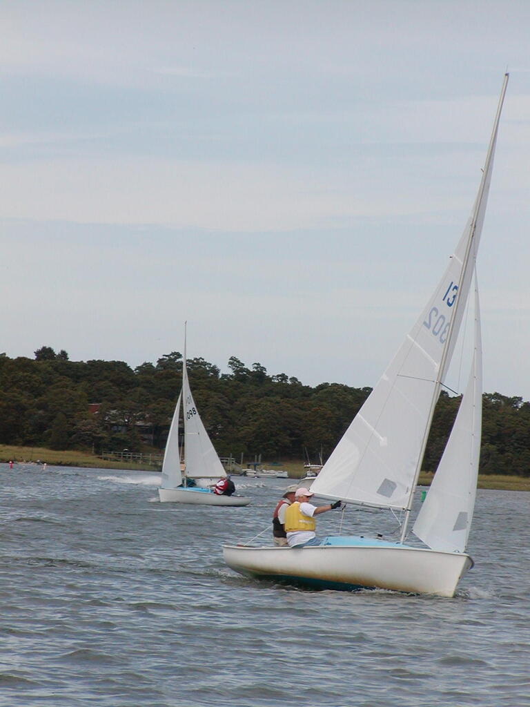 No description provided for: /2006/07-09/0819-09-race-1/_2/photo52.html