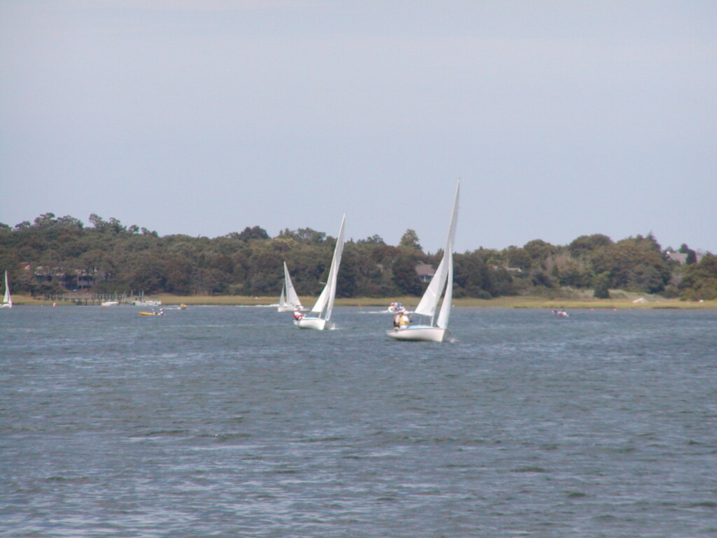 No description provided for: /2006/07-09/0819-11-race-1/photo01.html