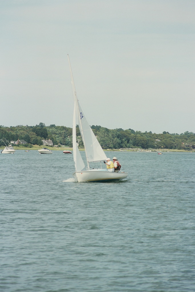 No description provided for: /2006/07-09/0819-12-race-1-finish/photo26.html